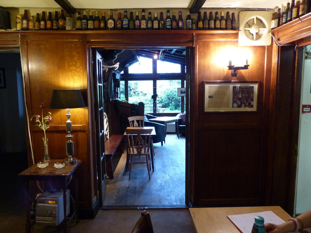 Englefield Green The Sun Inn المظهر الخارجي الصورة
